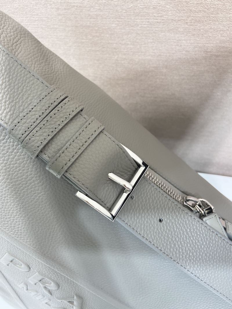 Pra*a triangle pouch